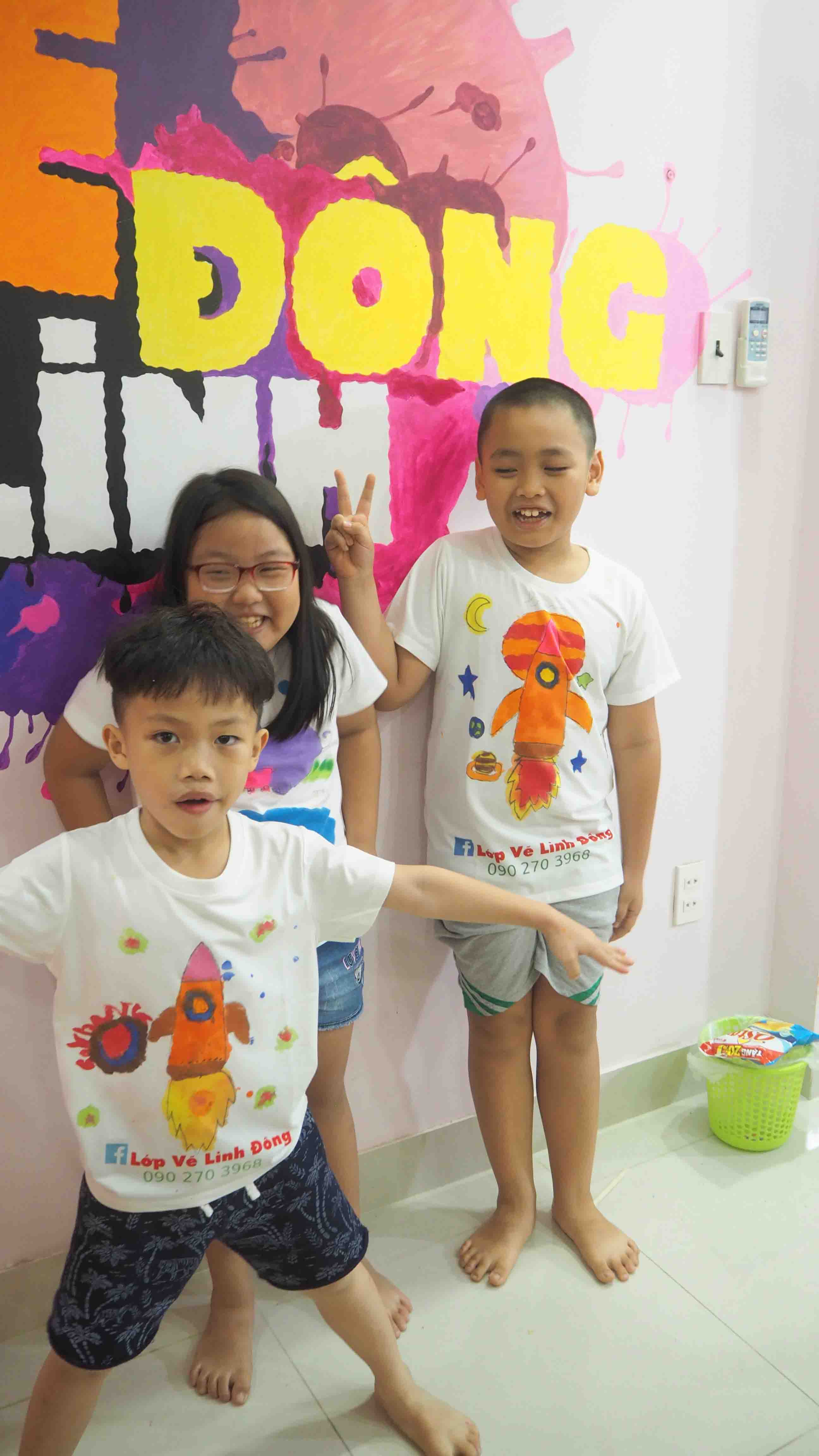 Chương trình vẽ lên áo.